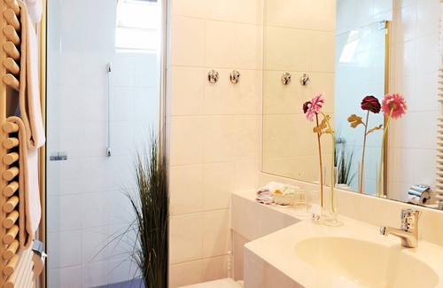 Bergisch Gladbach Hotel | Malteser Komturei Hotel / Restaurant