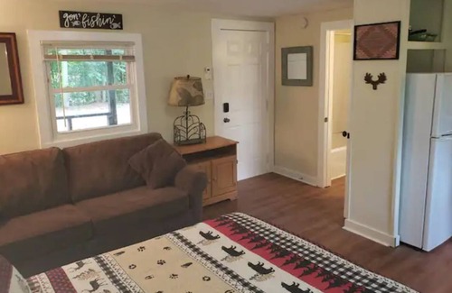 Qualla Cabina | *Mama Bear* Bear-A-Dice CABINS Hot tub firepit BBQ hiking trails near Cassino