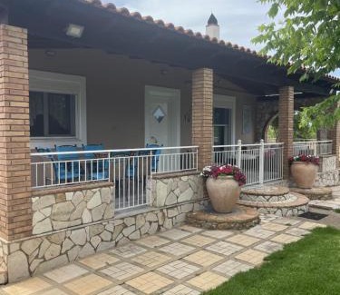 Skafidia Villa | Mama’s Sunshine Garden Villa