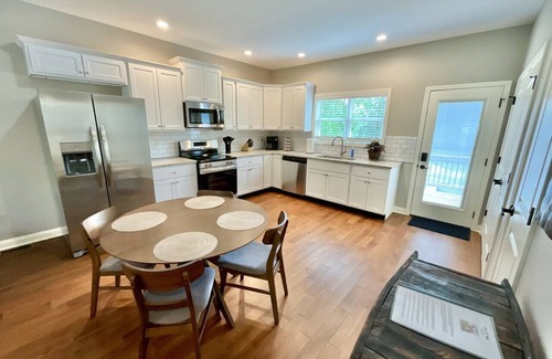 Versailles Casa | Man o’ War Cottage | Versailles KY Stay