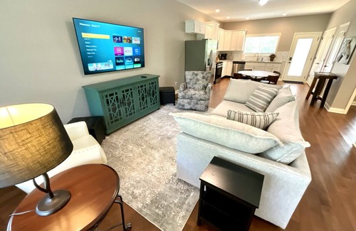 Versailles Casa | Man o’ War Cottage | Versailles KY Stay