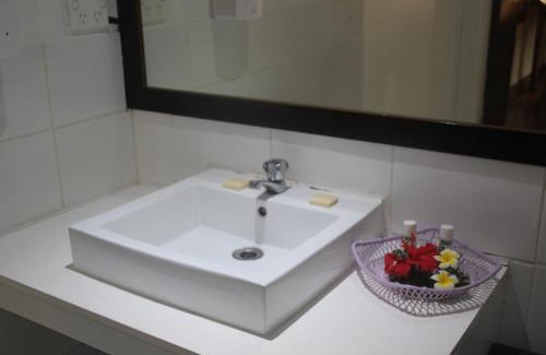 Mana Island Cama Y Desayuno | Mana Backpacker and Dive Resort