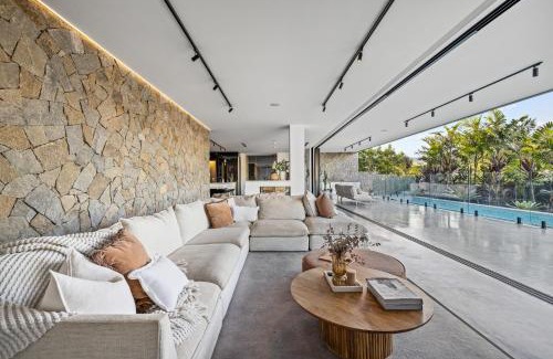 Kingscliff Casa | Mana Beach House - Award winning, Heated Pool, Gym