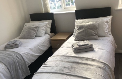 Basildon Casa | Mana Comfy