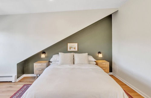 Roxborough-Manayunk Casa | Manayunk House on the Park, quiet block, close to Main Street!