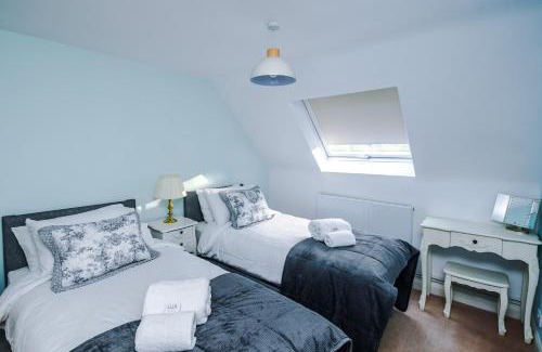 Louth Casa | Manby Louth 5BR Home 3Bath Parking WiFi