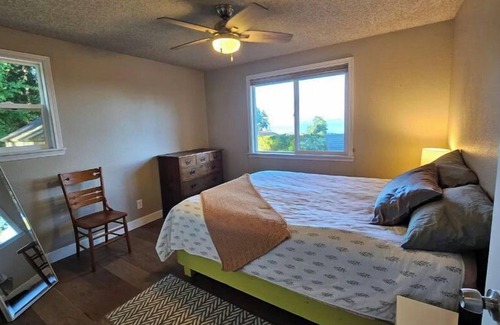 Manchester Casa | Manchester blue bungalow