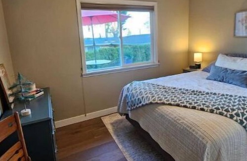 Manchester Casa | Manchester blue bungalow