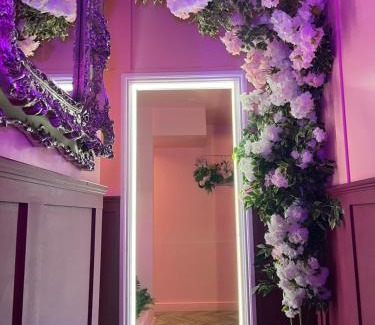Manchester City Centre Apartamento | Manchester's ONLY private party suite for 12 with Makeup Room
