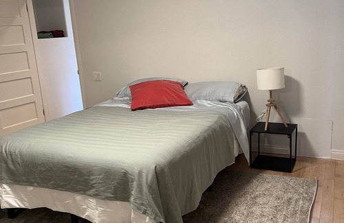 Sand Section Apartamento | Manhattan Beach Walkstreet with front patio, furnished or unfurnished
