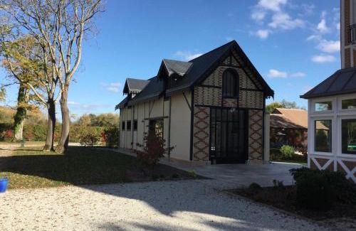 Yvre-l'Eveque Cama Y Desayuno | Manoir des Logis