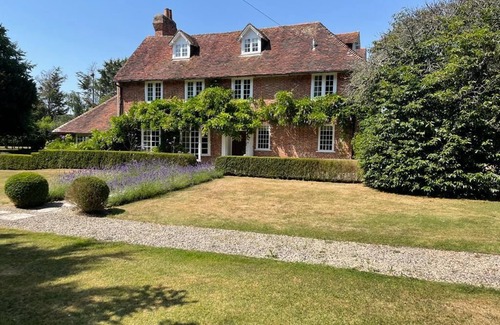 Fishbourne Casa | Manor House with pool and tennis court
