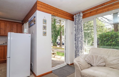 Saint Ann's Chapel Cabaña | MANORCOMBE 1, pet friendly, with pool in Gunnislake