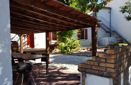Pomas Apartamento | MANSION EN ALBERGUE TRANFORMEE