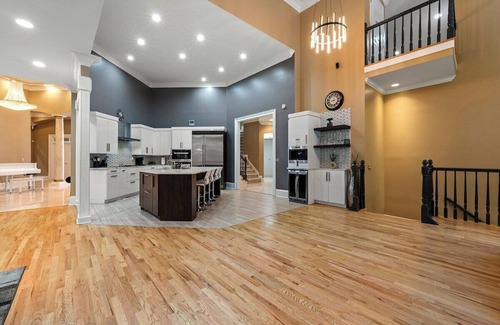 Clarkdale Casa | Mansion-Pool-Bball Court-Gym