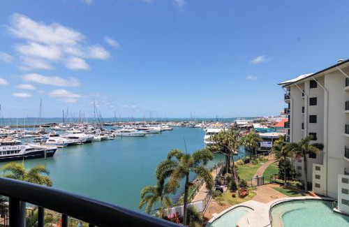 Urangan Hotel | Mantra Marina Hotel Room