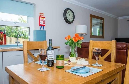 Cupar Cabaña | Maple Cottage with Hot Tub near Cupar, Fife
