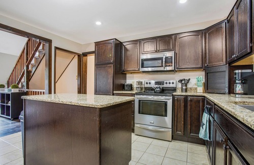 Spring Mills Casa | Maple Hill Lodge | Hot Tub + Views from Deck