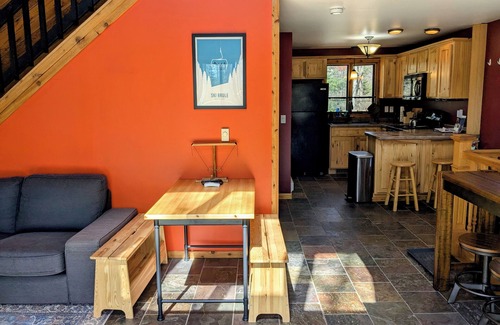 Stambaugh Chalet De Esquí | Maple Leaf Lodge Clean & Cozy Hot Tub Sleeps 9 <10min Walk to Ski Brule