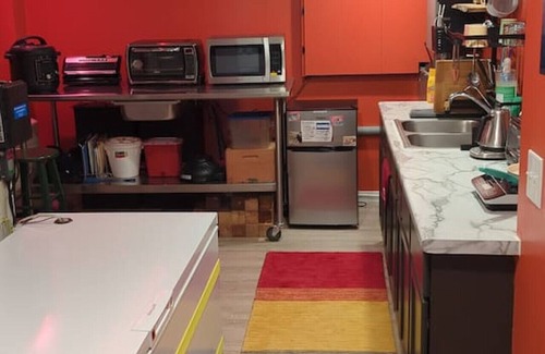 Viroqua Casa | Maple St. King Suite - Free Daytime EV Charging!