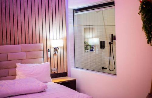 Abuja Apartamento | Maple studio+Gym+Snooker board Rhodabode Apt, Nile