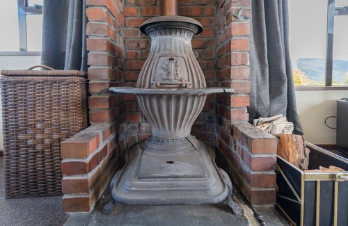 Te Anau Casa | MAPLE TREE COTTAGE - TE ANAU HOLIDAY HOME, pet friendly in Te Anau