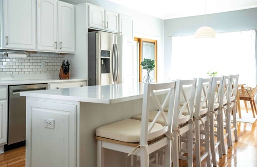 Walworth Casa | Maplewood Manor – Chic 6 BDR Downtown Walworth