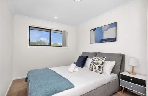 Maraylya Casa | Maraylya Affordable Modern 7 Br Home + Parking