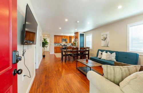 Northside Apartamento | @ Marbella Lane 3BR Upper Level House in Downtown San Jose