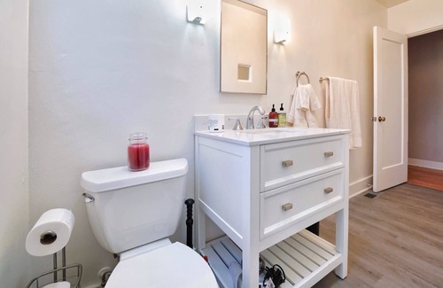 Newhall Casa | @ Marbella Lane - 6BR SFR | DTWN SJ | Laundry + P