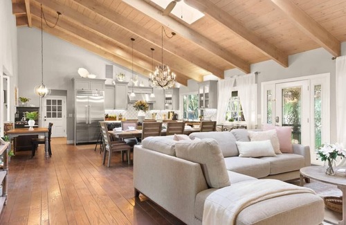 Modesto Casa | @ Marbella Lane - Alpaca Farm House l Pool