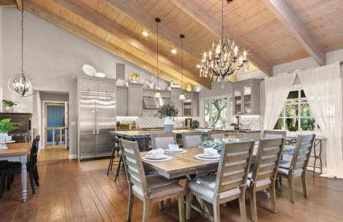 Modesto Casa | @ Marbella Lane - Alpaca Farm House Pool