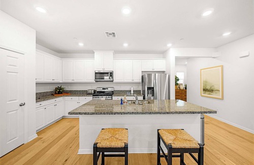 Ontario Casa | @ Marbella Lane - Rejuvenating Single-Family Home