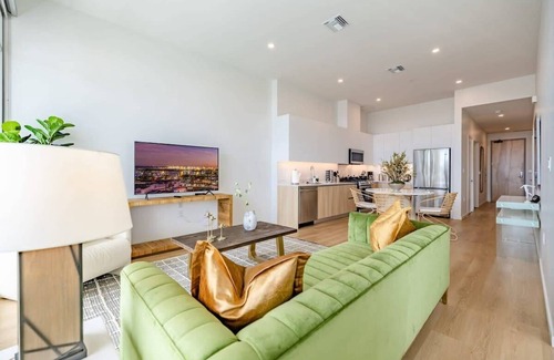 Waterfront Apartamento | @ Marbella Lane - Sleek Corner | Ocean View