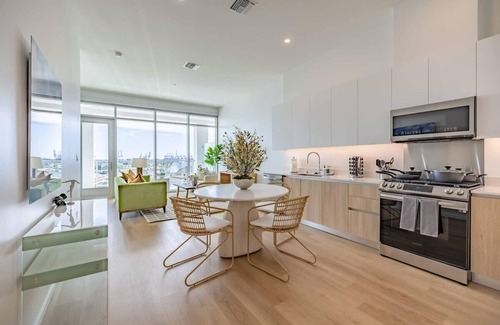 Waterfront Apartamento | @ Marbella Lane - Sleek Corner | Ocean View