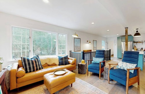 Waitsfield Casa | Marble Farm, Renovated Farm House Across from Mt Ellen