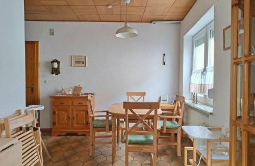 Rheinbrohl Casa | Margaretes Gästehaus - Ferienwohnung am Rheinsteig