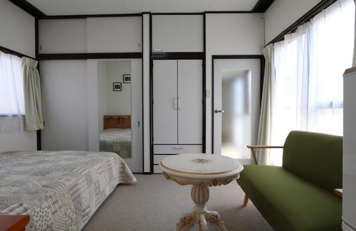 Funabashi Cama Y Desayuno | Maria Rental B&B, Japan.