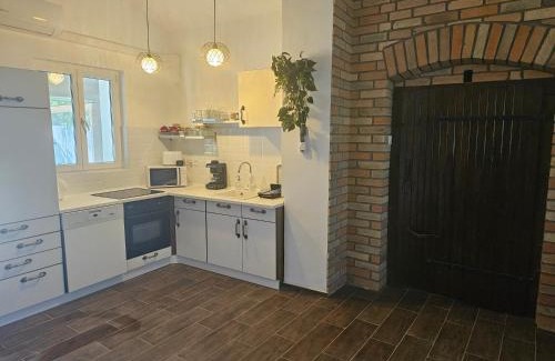 Enying Casa | Marina Cottage