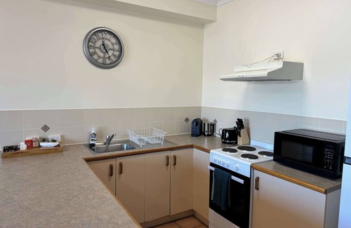 South Townsville Apartamento | Marina View Apartment - Steps Away from CBD