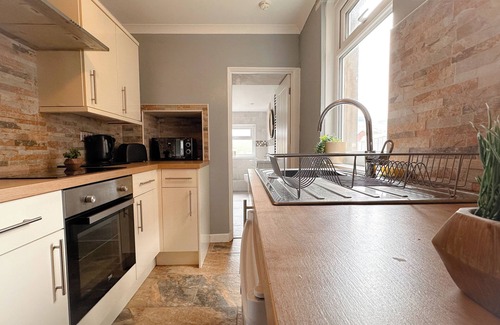 Abertillery Casa | Mariposa House - Retreat in South Wales