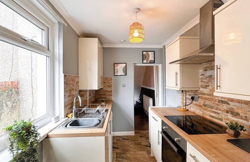 Abertillery Casa | Mariposa House - Retreat in South Wales