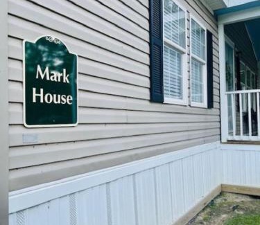 Pine Grove Casa | Mark House