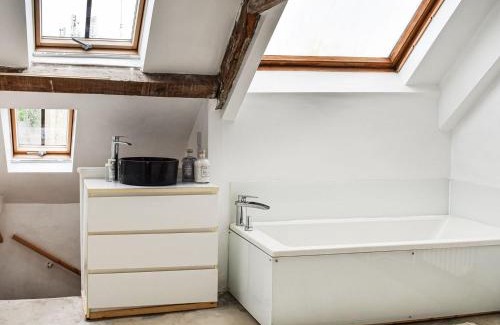 Knaresborough Casa | Market Place View