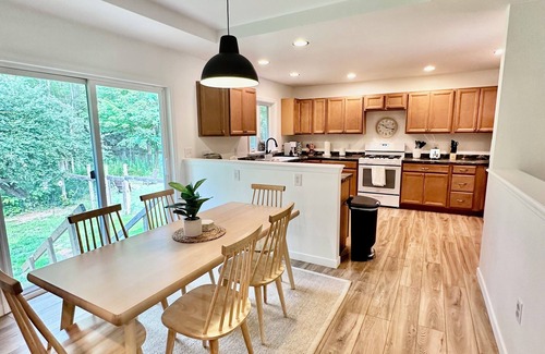 Marquette Casa | Marquette home centric to best hiking/biking trails, and beaches. Pet-friendly.
