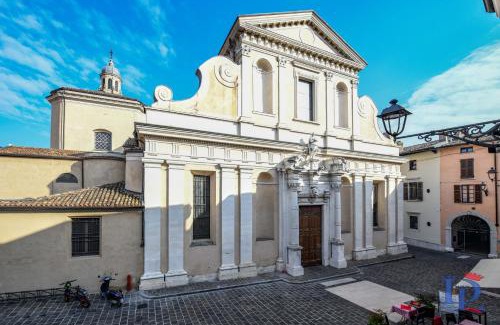 Desenzano del Garda City Centre Apartamento | Marriott Apa Dom Downtown Family Apartment DesenzanoLoft Official Partner Homes & Villas by Marriott Bonvoy