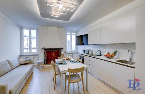 Desenzano del Garda City Centre Apartamento | Marriott Apa Dom Downtown Family Apartment DesenzanoLoft Official Partner Homes & Villas by Marriott Bonvoy