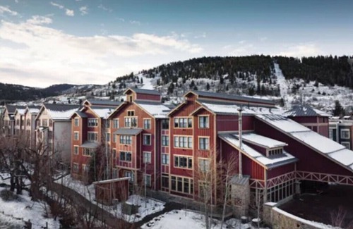 Deer Valley Villa | Marriott Summit Watch, Ski Bridge to Ski Lift, Downtown Park City.