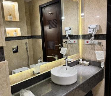 The 5th Settlement Apartamento | Marron studios 11