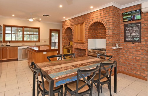 Pokolbin Casa | Marrowbone Mountain Views